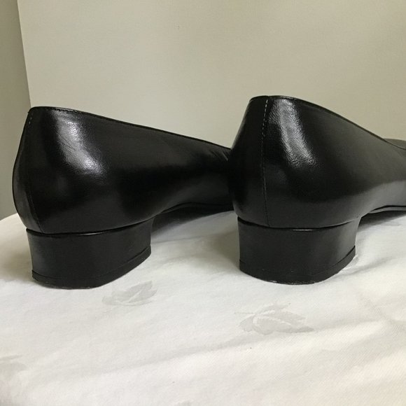 SALVATORE FERRAGAMO 1" Heel Black Dress Pump 8.5 M - Picture 6 of 6